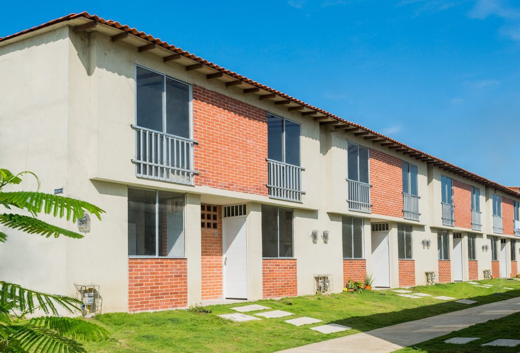 vista exterior-las acacias