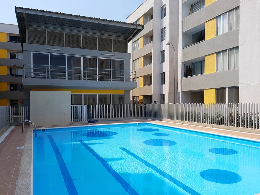 piscina-portal del sol